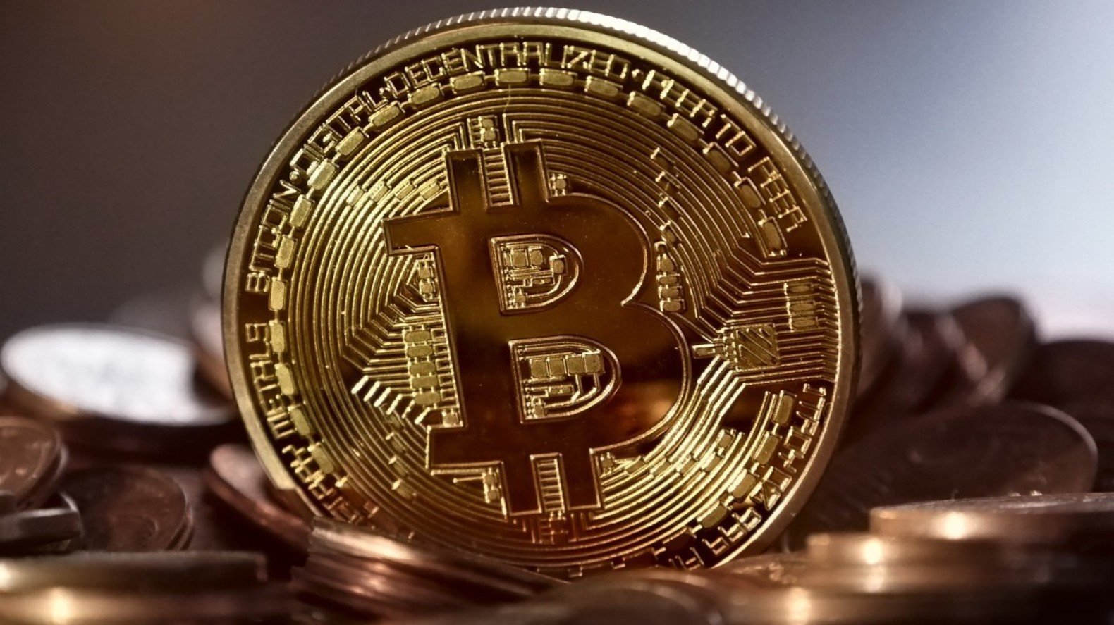 比特币价格与区块链技术创新同步：数字货币领域的双重革命探秘